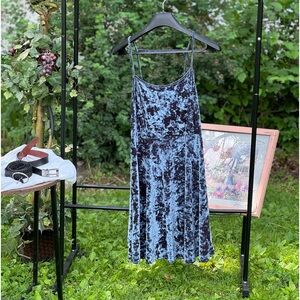 Strappy velvet dress!